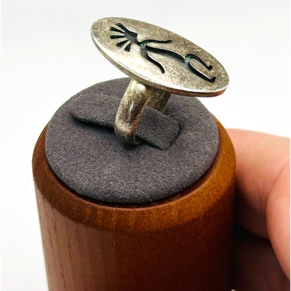 Navajo Artist Signed "T" Sterling Silver Kokopelli Figure Ring! Size 7 & 5.85 G - Picture 4 of 6